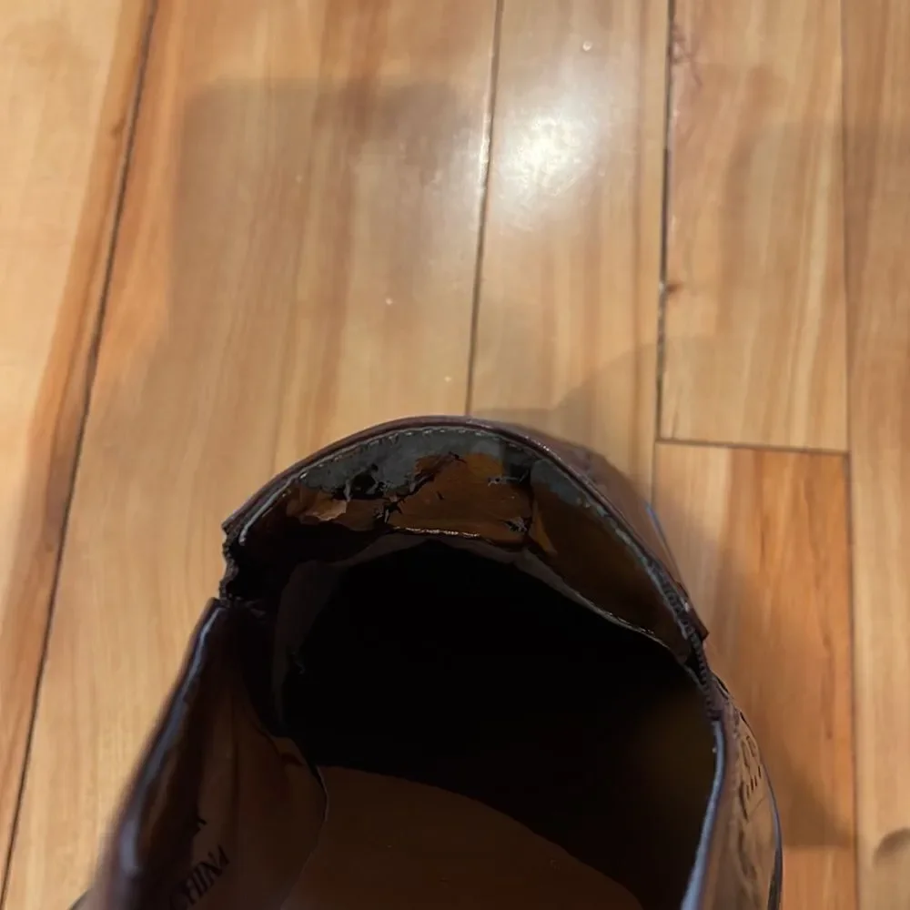 Fratelli deep burnished brown woven accent slip on leather loafers. Size 10.